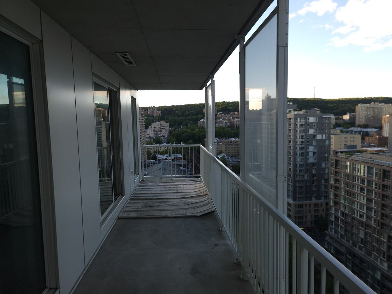 2320 Rue Tupper #2002 - Photo 2 of 16
