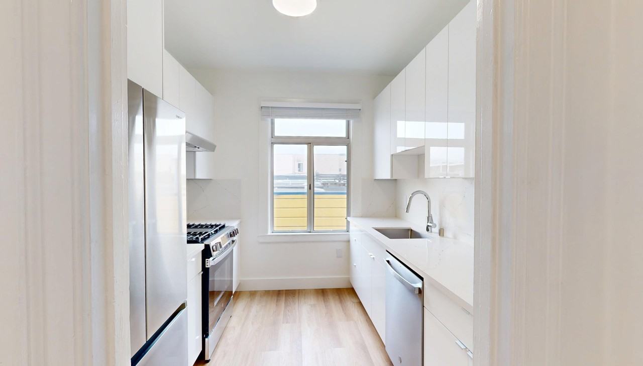 411 15th Avenue - Photo 4 of 22