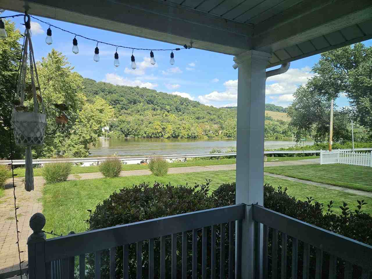 5105 River Road - Photo 4 of 31