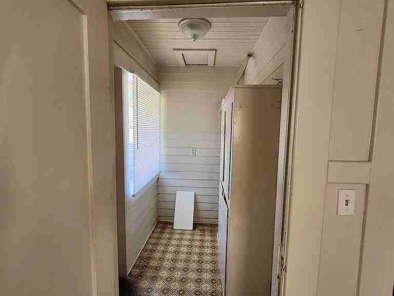 221 Hill Street - Photo 6 of 9