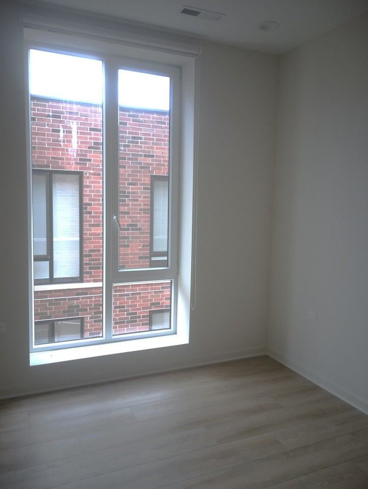3207 North Narragansett Avenue, Unit 406 - Photo 4 of 12