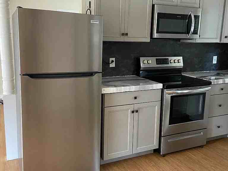 340 Redheart Drive - Photo 4 of 6