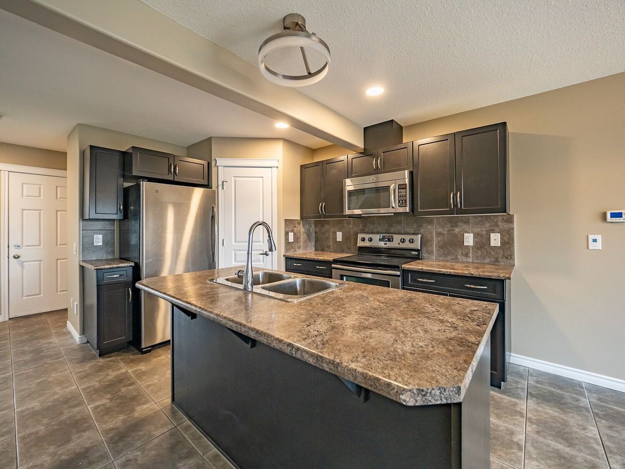 21818 99a Ave Nw - Photo 4 of 26