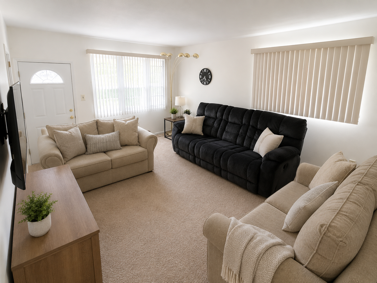20135 Ilene Street - Photo 2 of 7