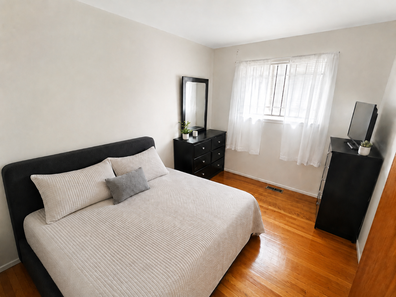 20135 Ilene Street - Photo 6 of 7