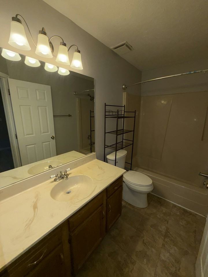 8701 Kev Court - Photo 6 of 20
