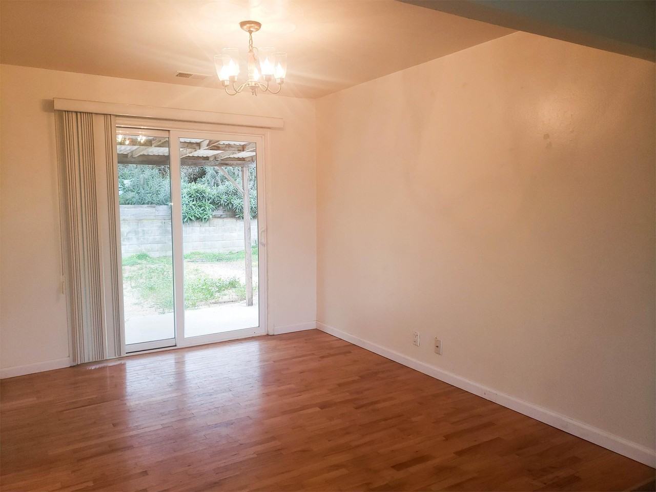 1846 Ord Grove Ave #1 - Photo 2 of 7