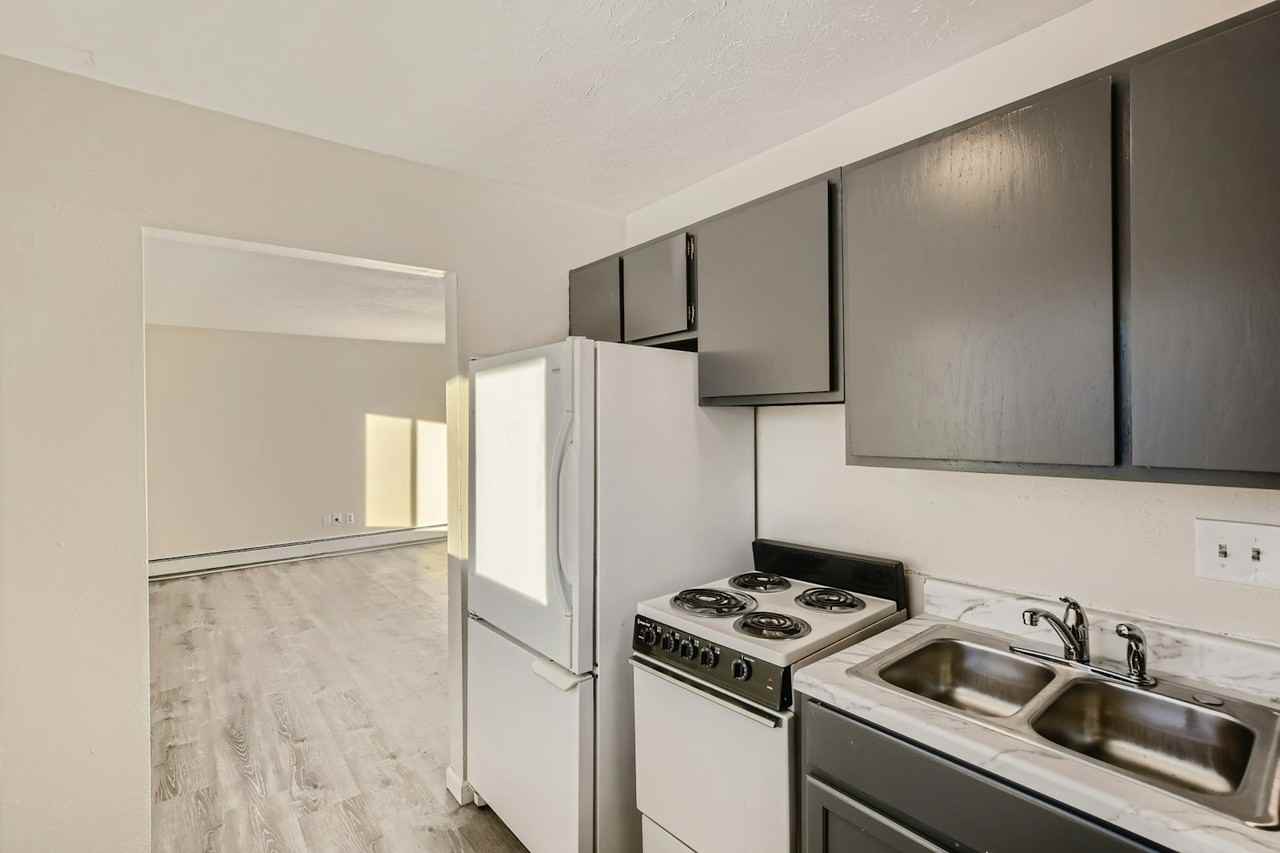 1638 Willodene Drive, Unit 1638 Willodene Dr. - Photo 3 of 11