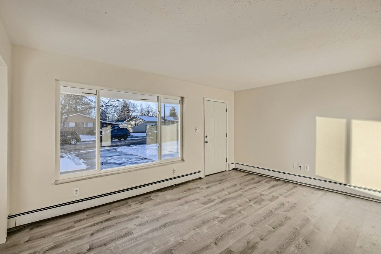 1638 Willodene Drive, Unit 1638 Willodene Dr. - Photo 4 of 11