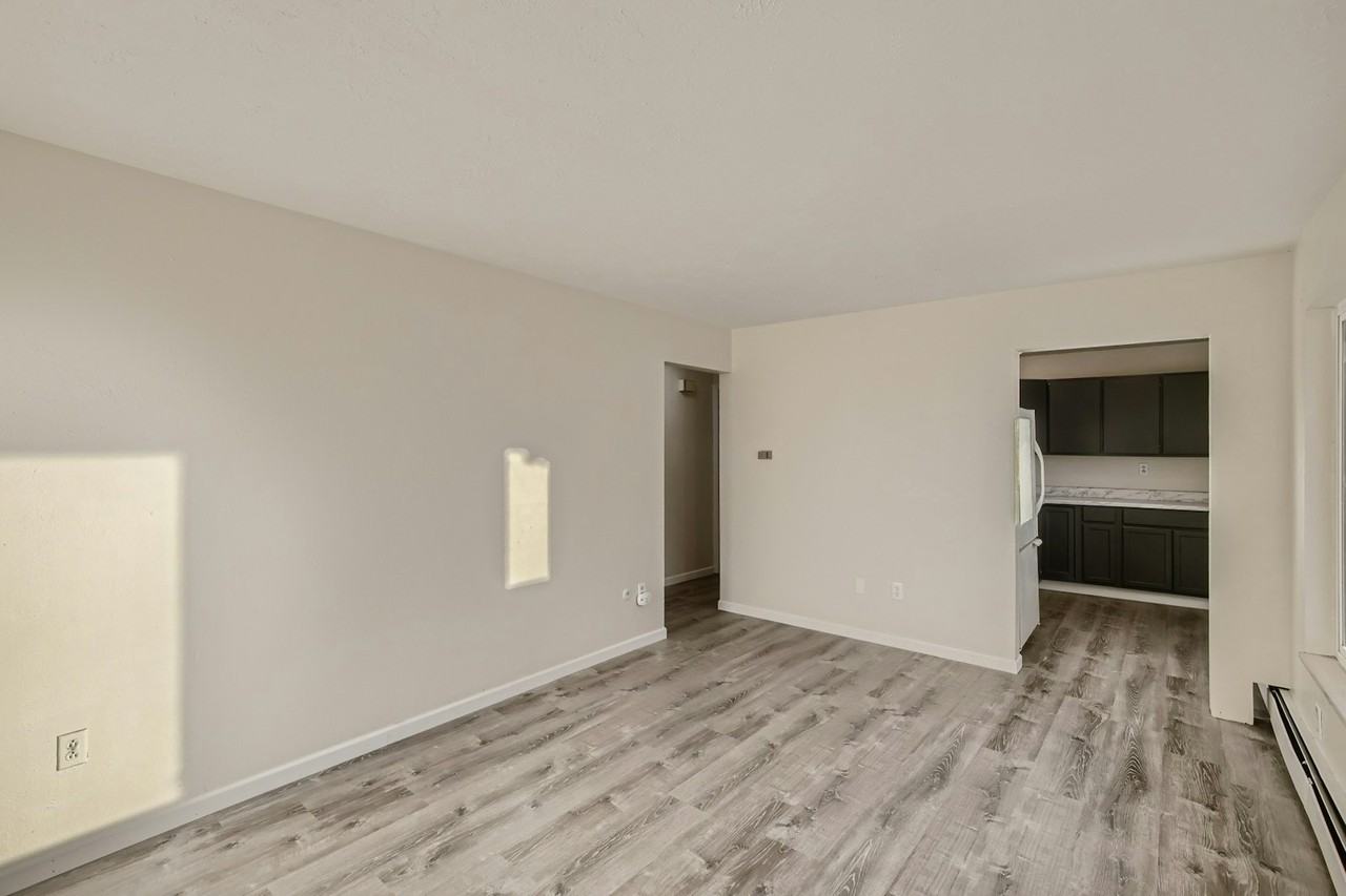1638 Willodene Drive, Unit 1638 Willodene Dr. - Photo 5 of 11