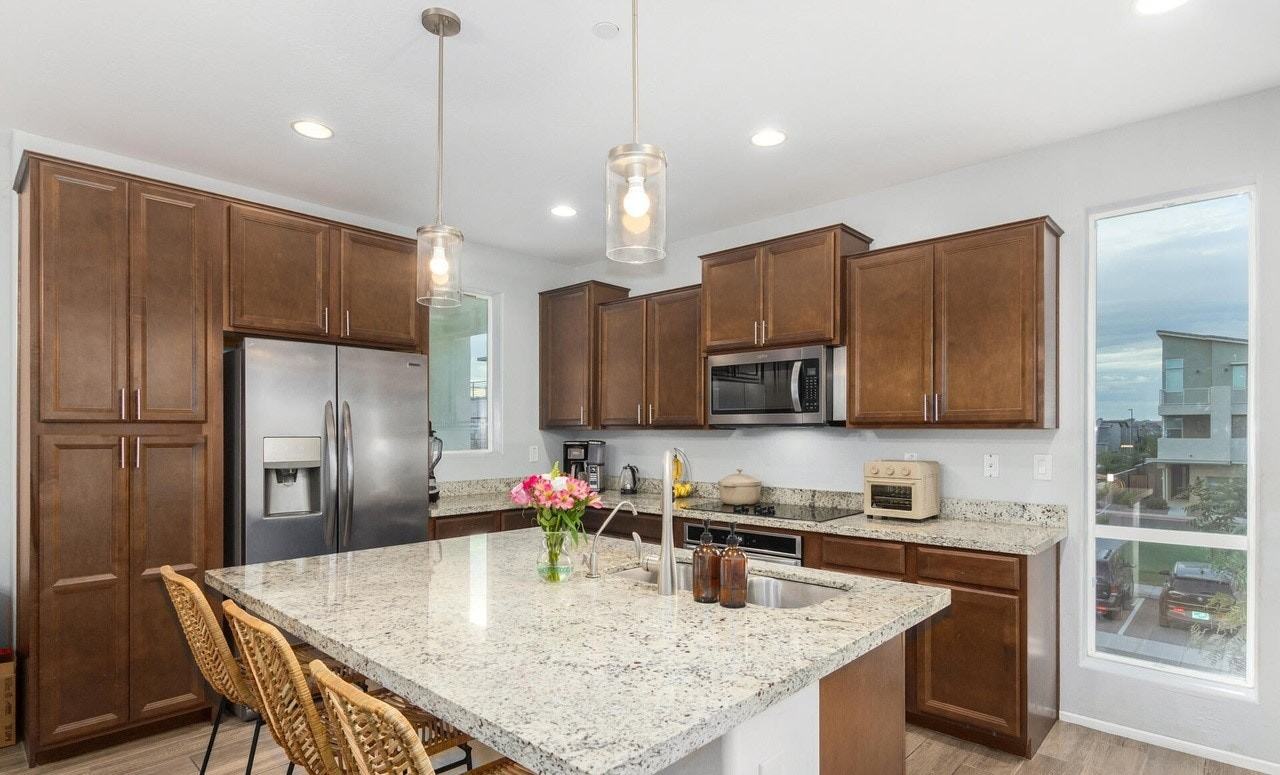 1250 Abbey Lane - Photo 4 of 36