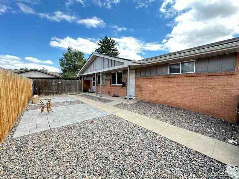 882 Yates St #A - Photo 2 of 10