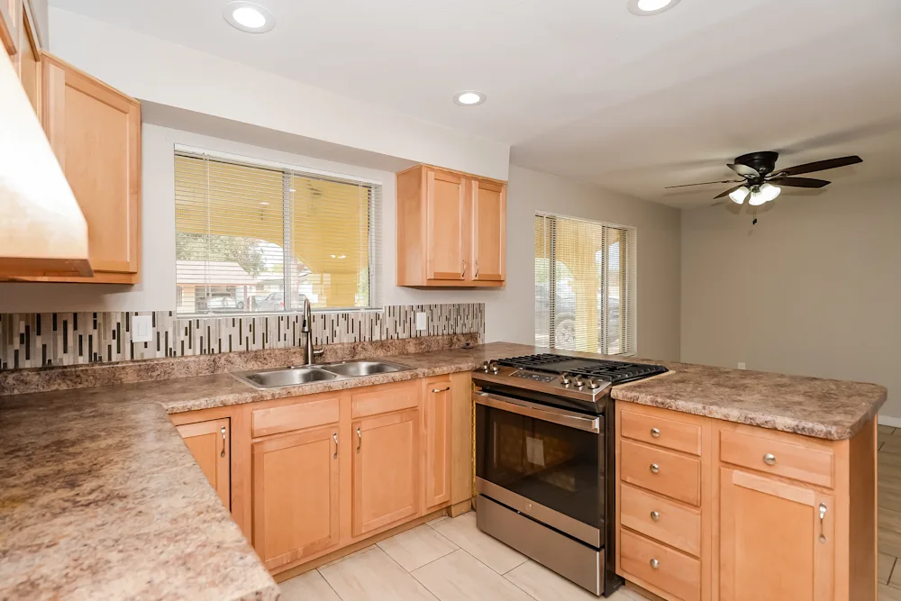 2210 N 54th Ln #NA - Photo 3 of 6