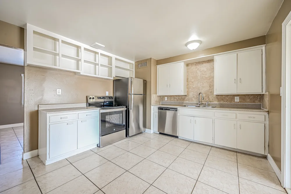 11206 W Oregon Ave #NA - Photo 3 of 9