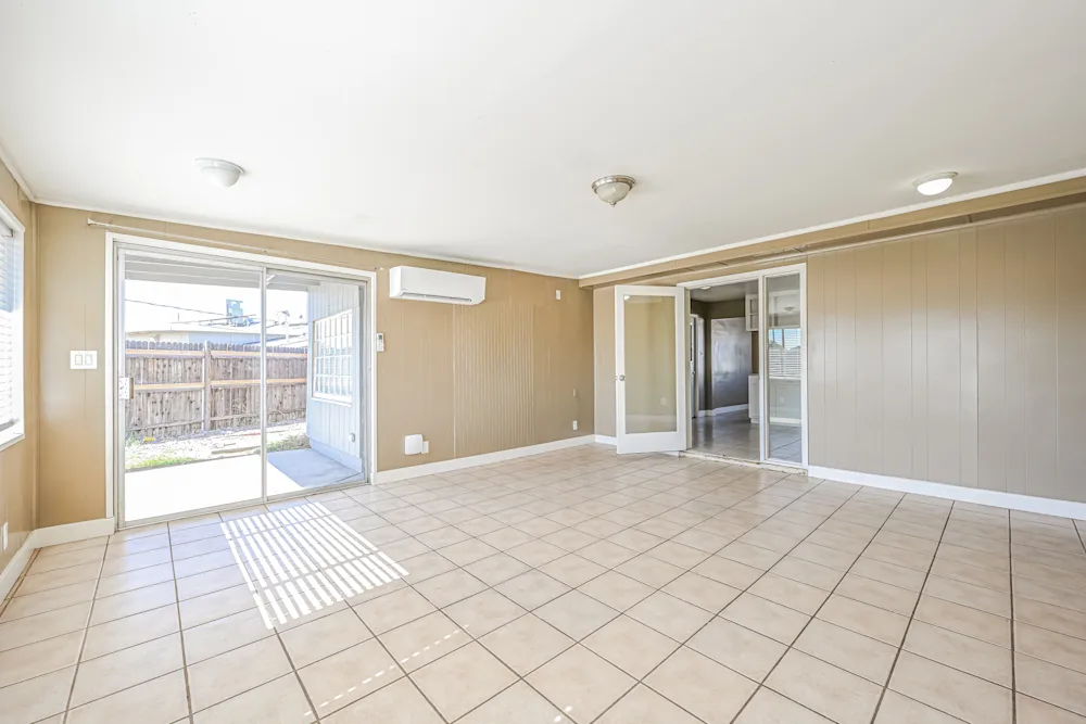 11206 W Oregon Ave #NA - Photo 5 of 9