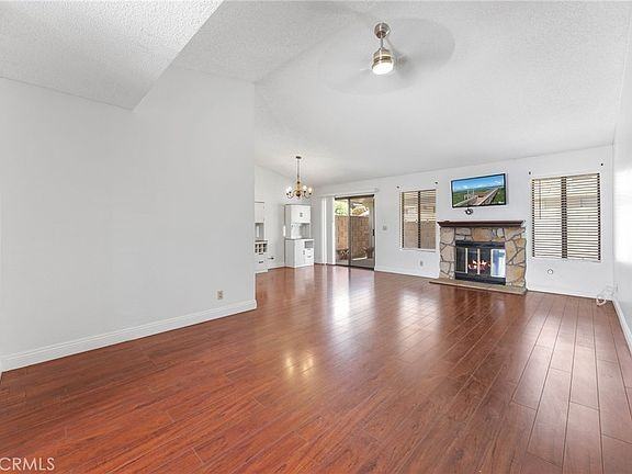 1368 Randolph Cir - Photo 5 of 10