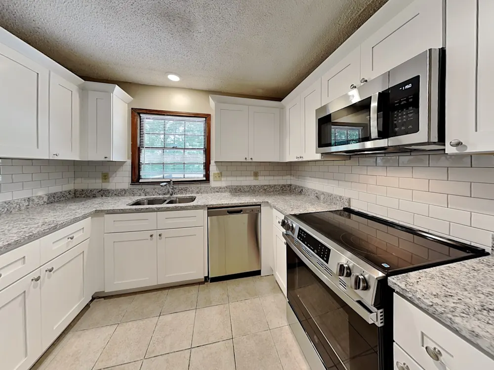 6298 Queens Ct #NA - Photo 2 of 11