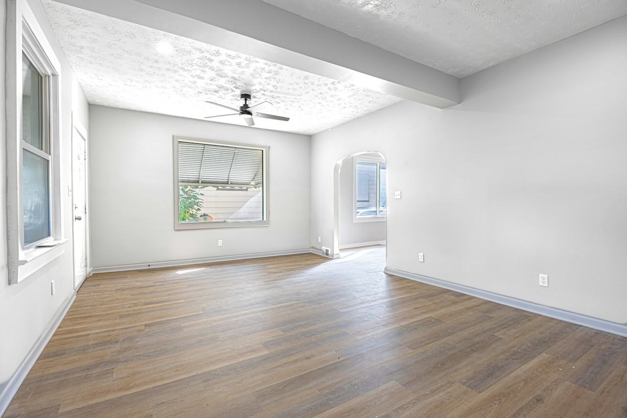 3240 West 56th Street - Photo 3 of 18