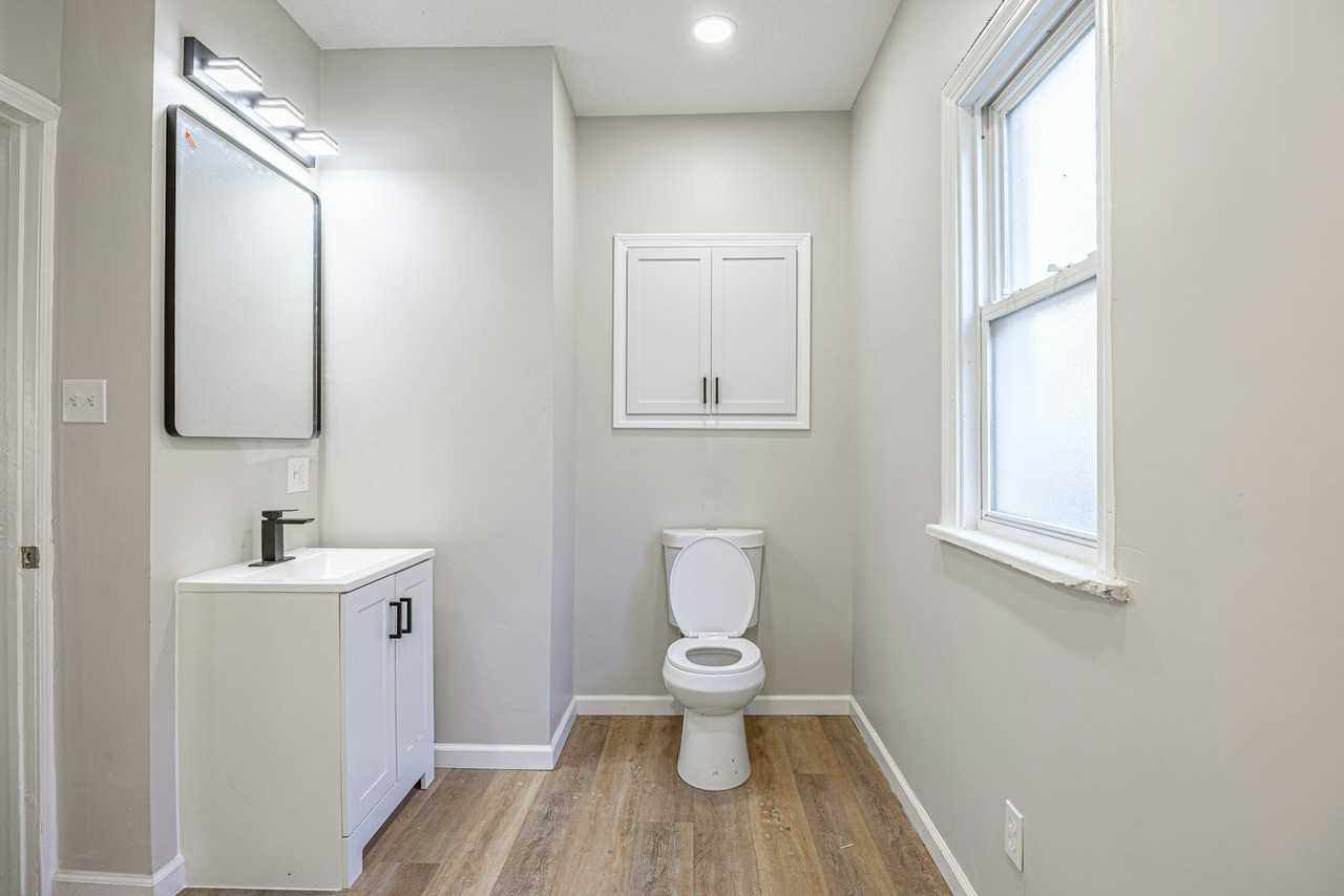 3240 West 56th Street - Photo 6 of 18