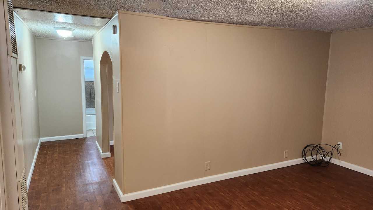278 E Baird Ave - Photo 3 of 16