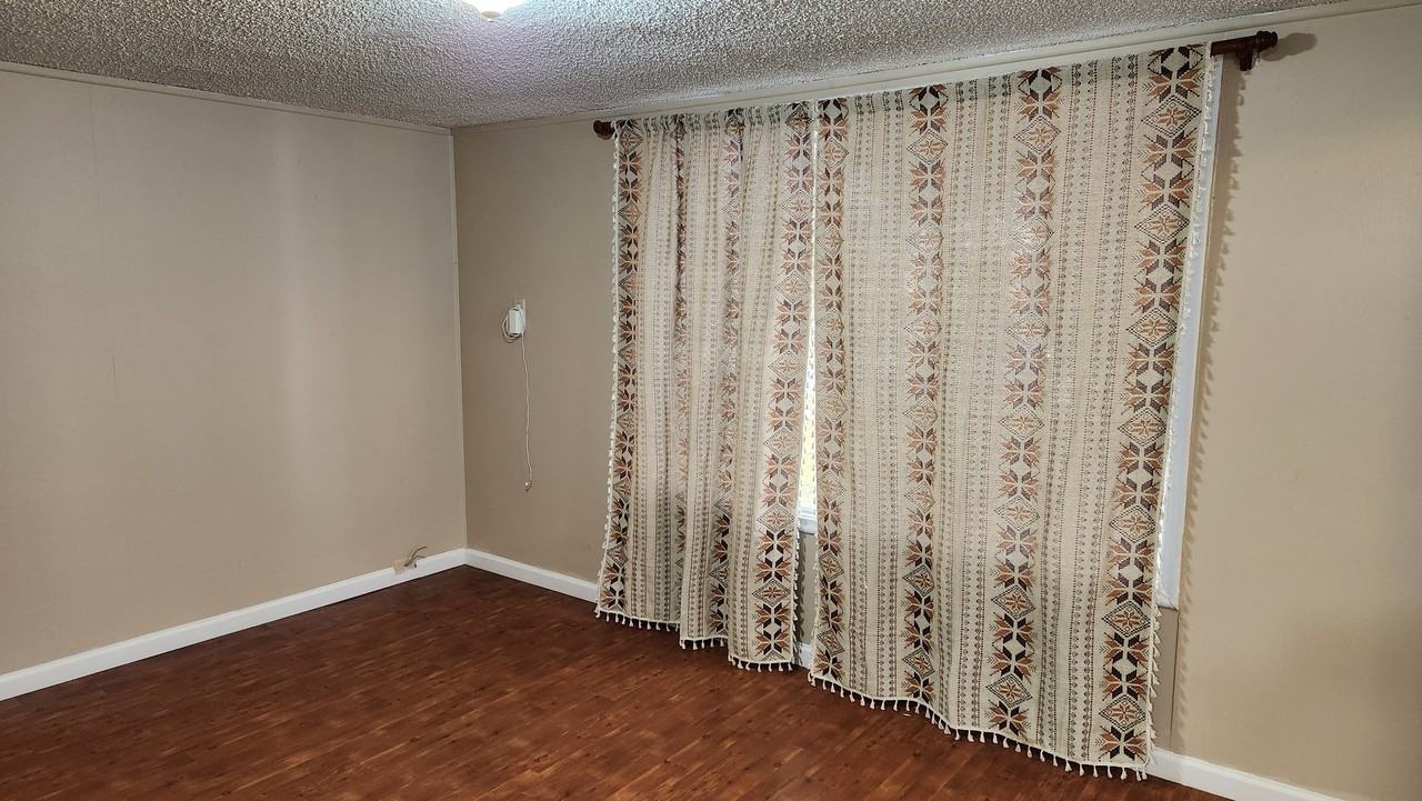 278 E Baird Ave - Photo 4 of 16