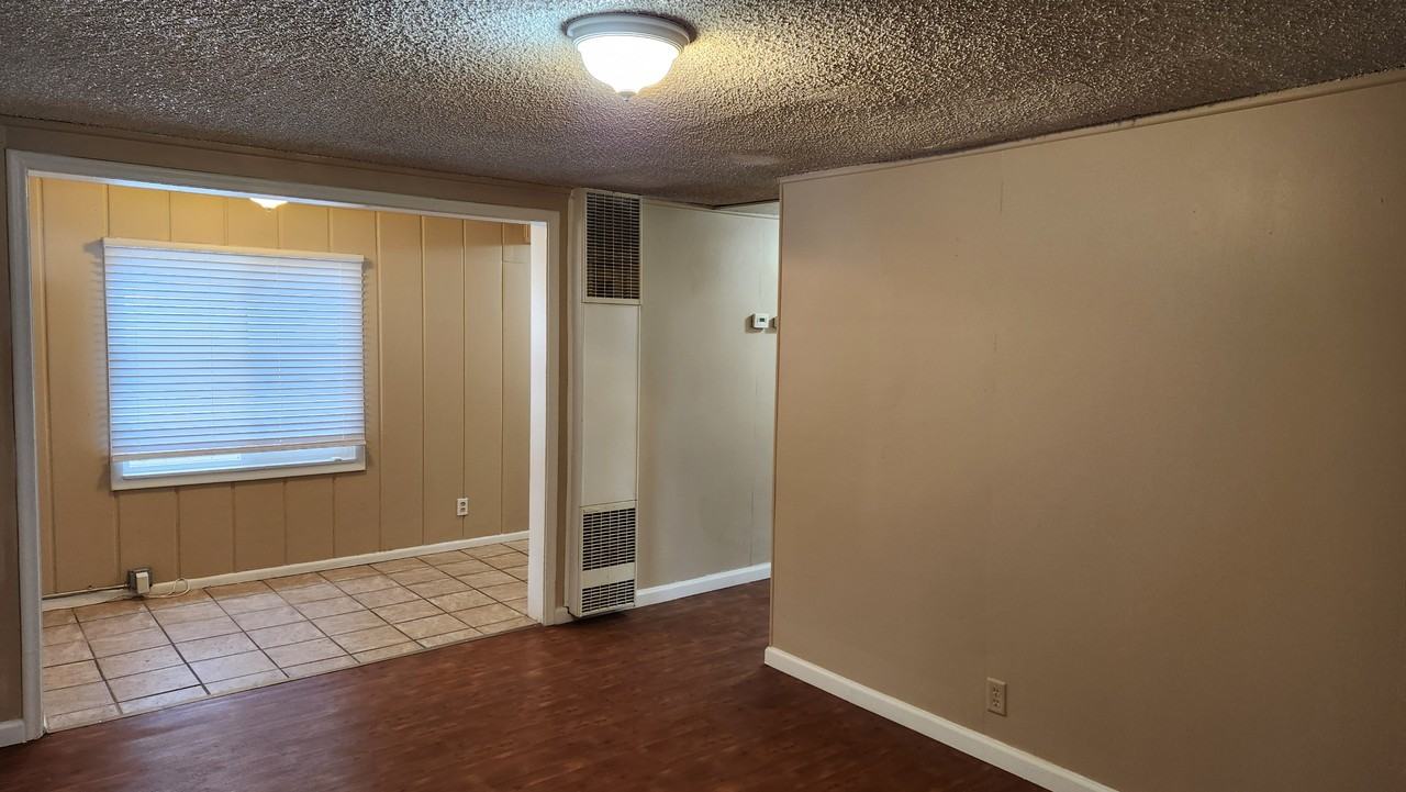 278 E Baird Ave - Photo 5 of 16