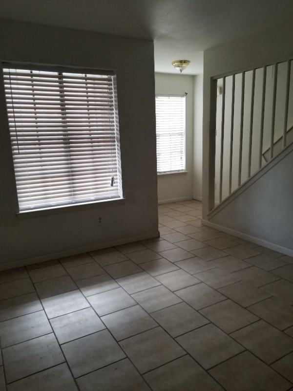 1102 Verde Dr - Photo 4 of 20