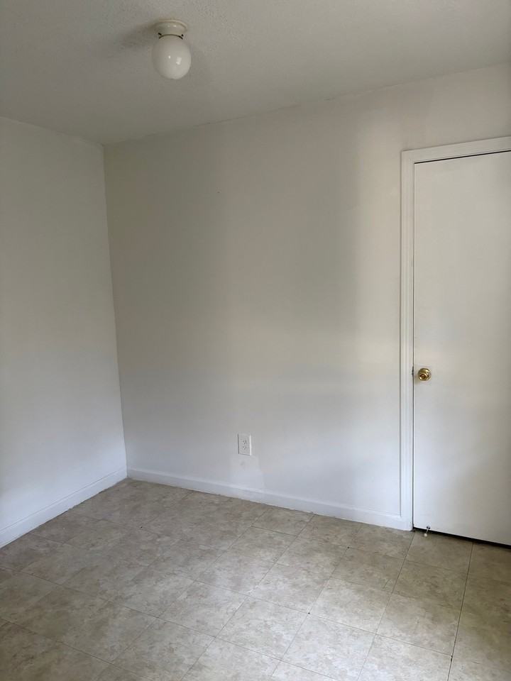 1540 Standridge St - Photo 5 of 10