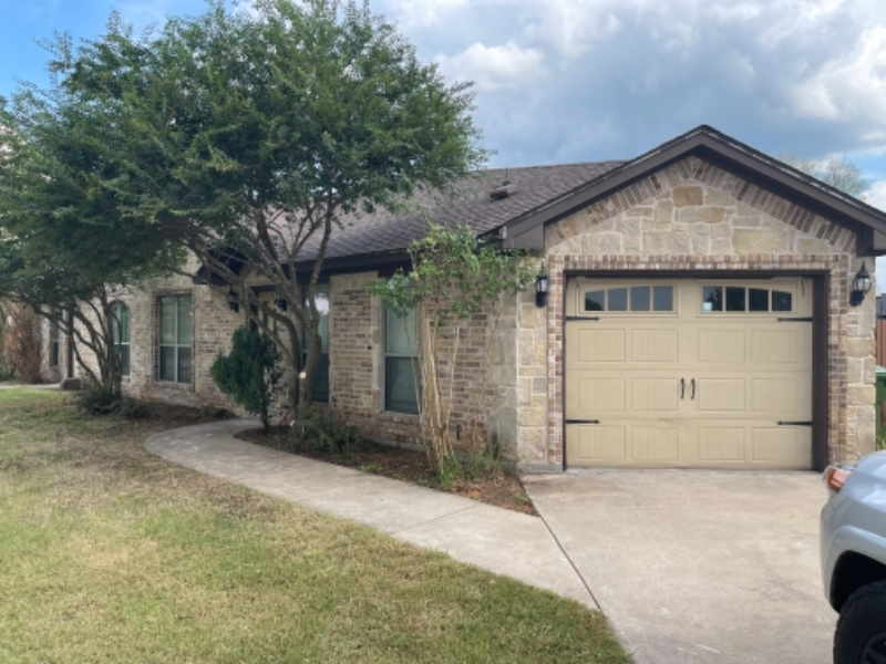 600 Hilltop Dr - Photo 3 of 13
