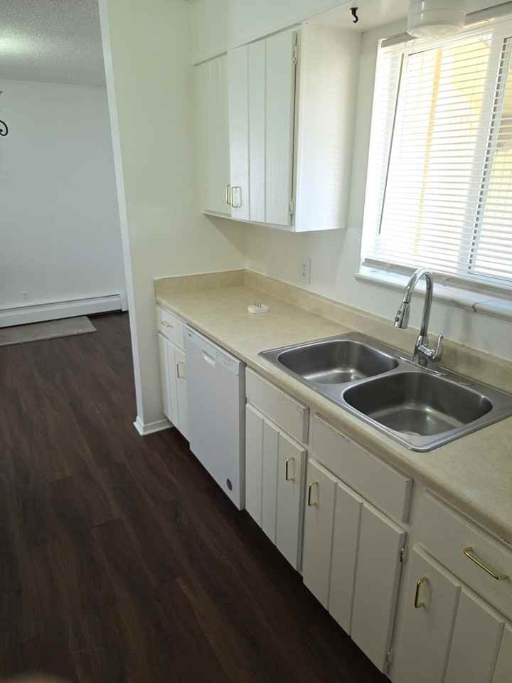 16462 E 13th Pl #6 - Photo 2 of 8