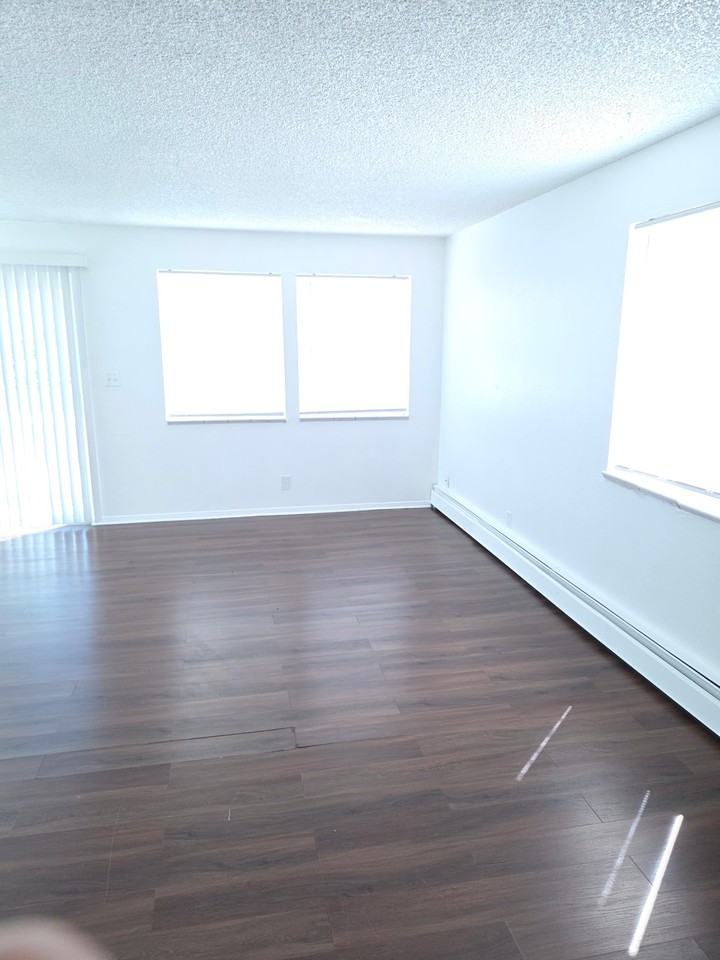 16462 E 13th Pl #6 - Photo 3 of 8