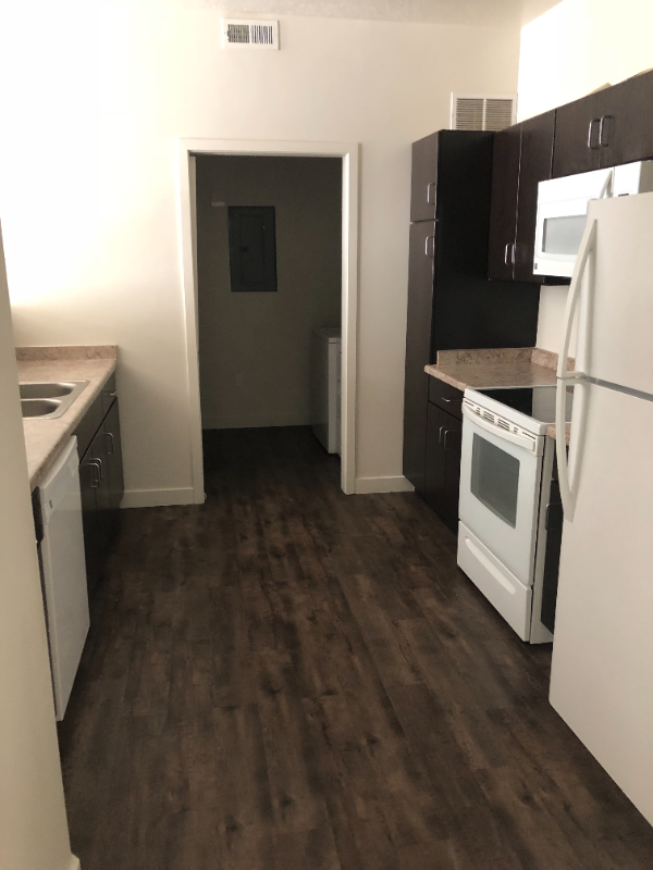 720 Sw - Photo 7 of 11