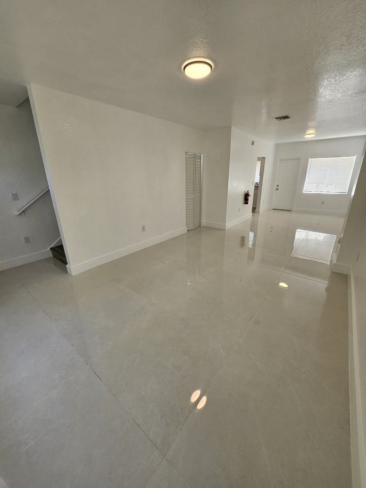 450 Nw 84th St #1 - Photo 3 of 50