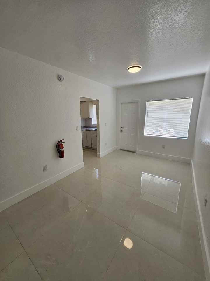 450 Nw 84th St #1 - Photo 4 of 50