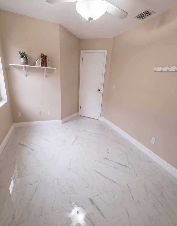 355B Springdale Dr - Photo 4 of 11