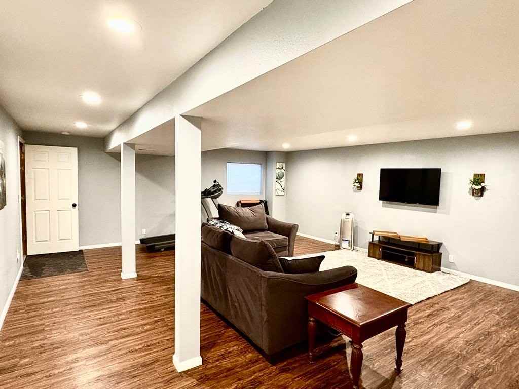 2512 Hollingbourne Dr - Photo 2 of 18