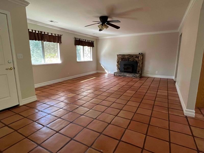 2640 Otter Ct - Photo 5 of 8