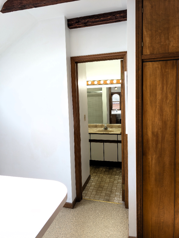 5329 Broadway St #5 - Photo 6 of 9