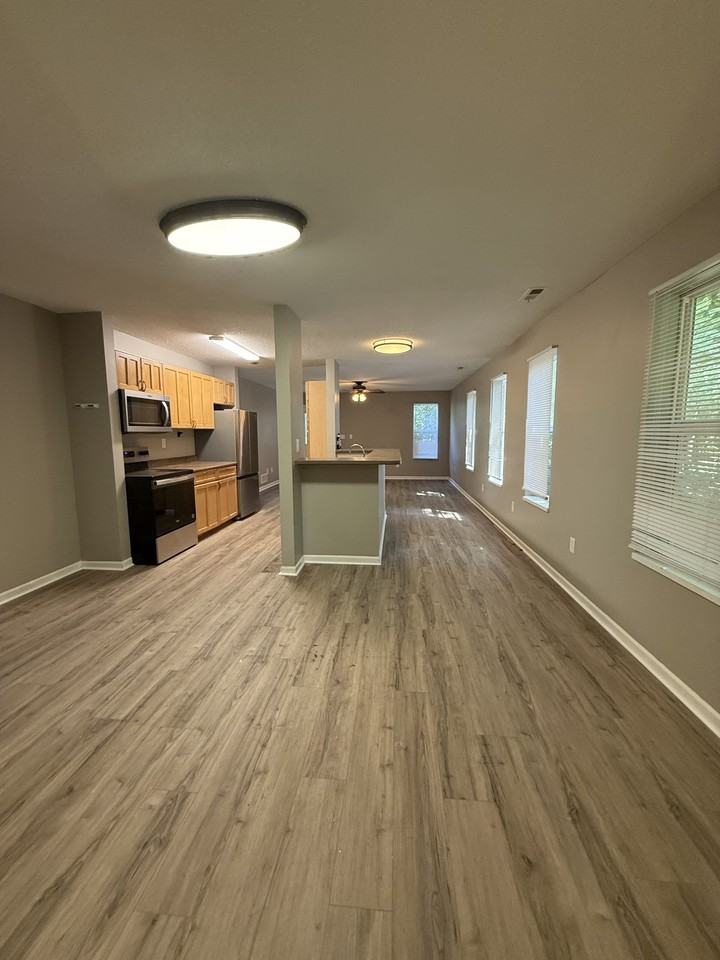 407 Ming St #1 - Photo 3 of 16