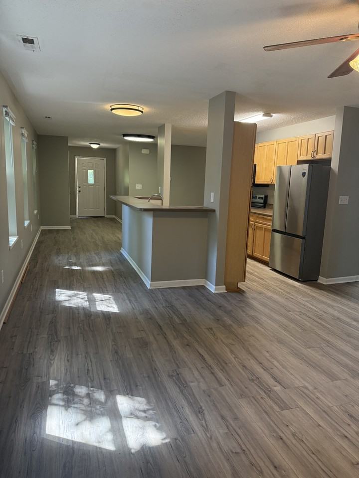 407 Ming St #1 - Photo 4 of 16