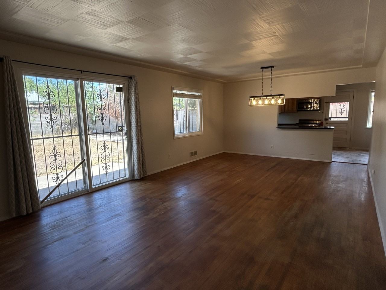 2712 Palomas Dr Ne #1 - Photo 2 of 19