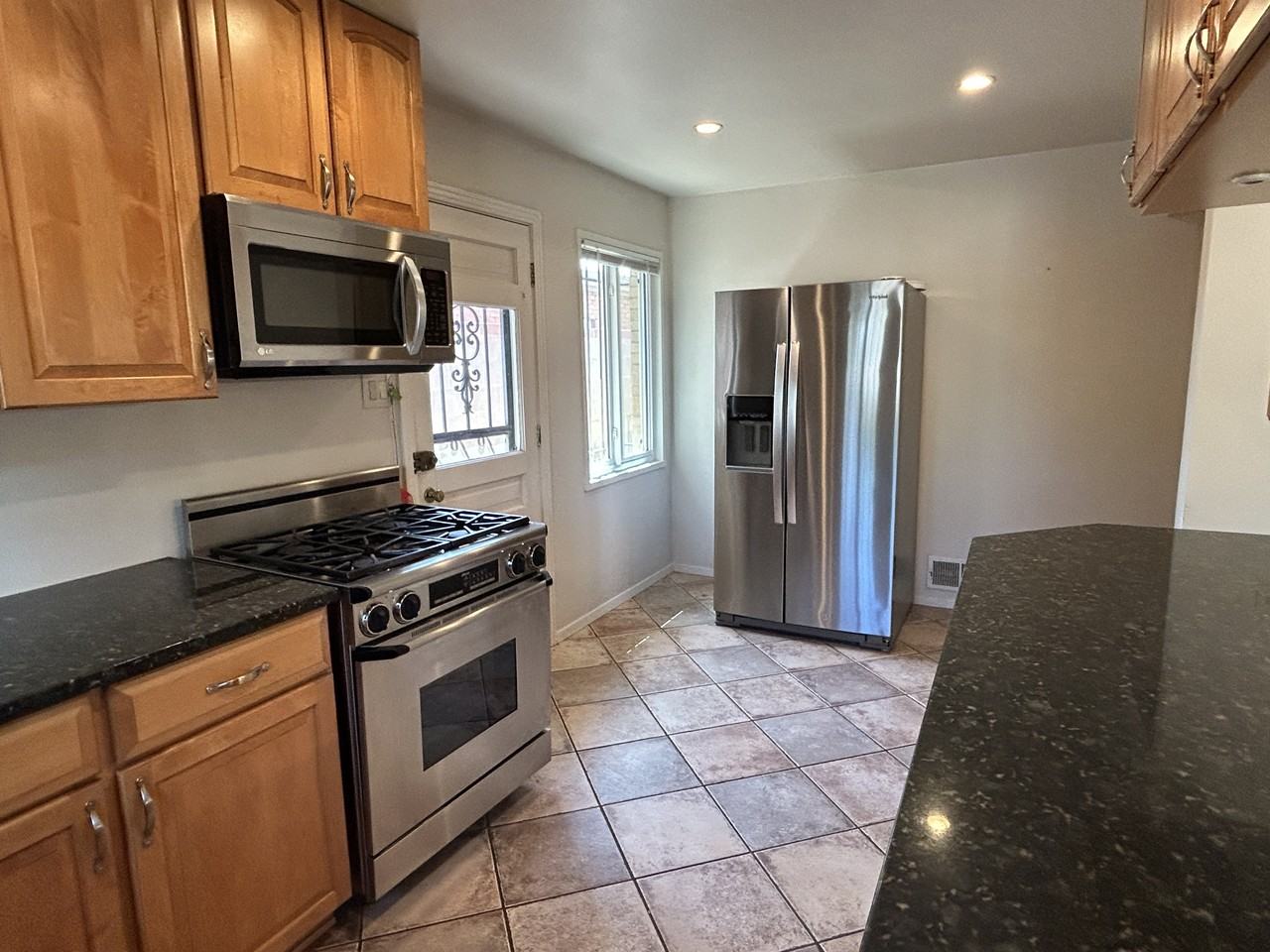2712 Palomas Dr Ne #1 - Photo 6 of 19