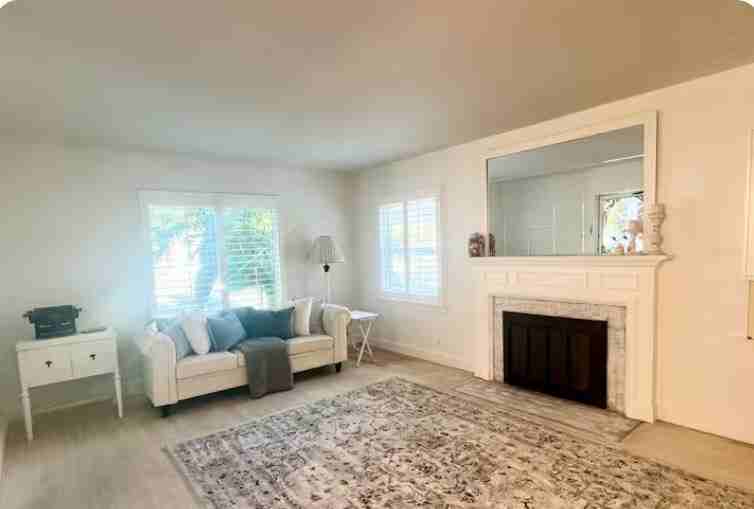 10802 Howard St #NA - Photo 2 of 11