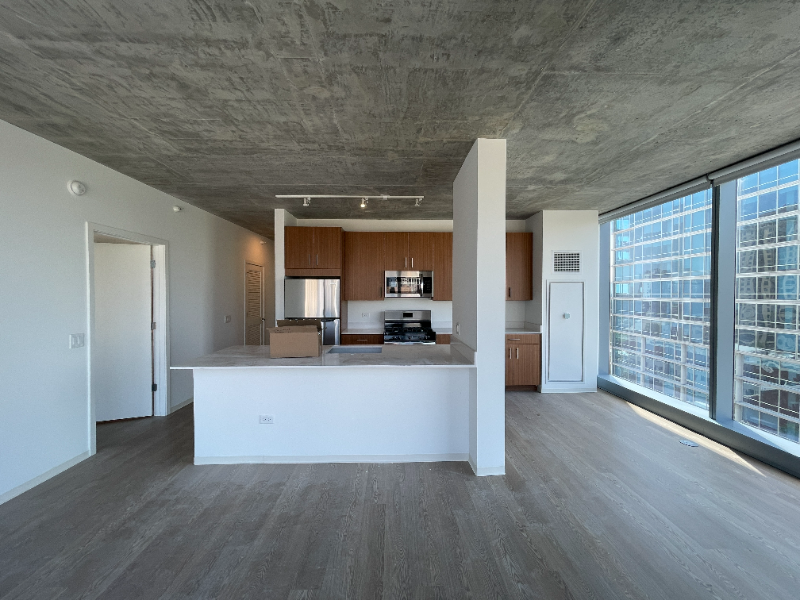 1402 S Wabash Ave - Photo 2 of 17