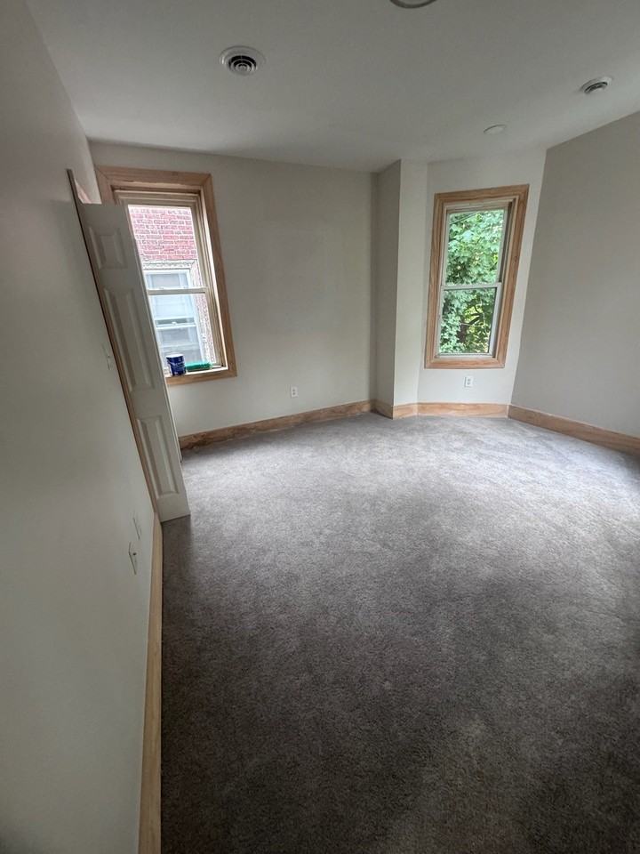 134 W Wyneva St - Photo 3 of 15