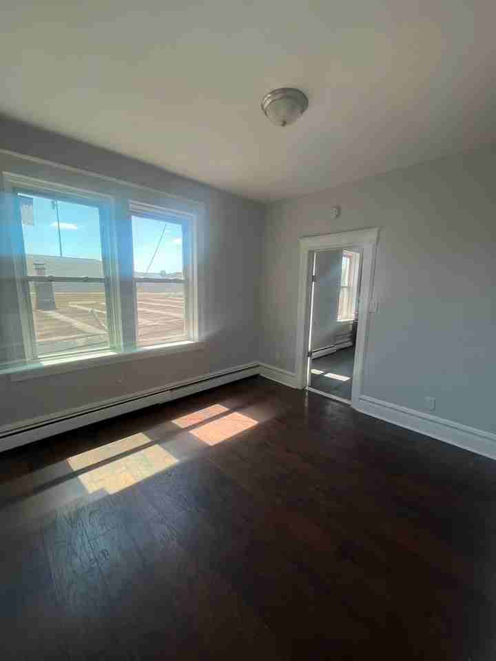447 N 5th St #3D