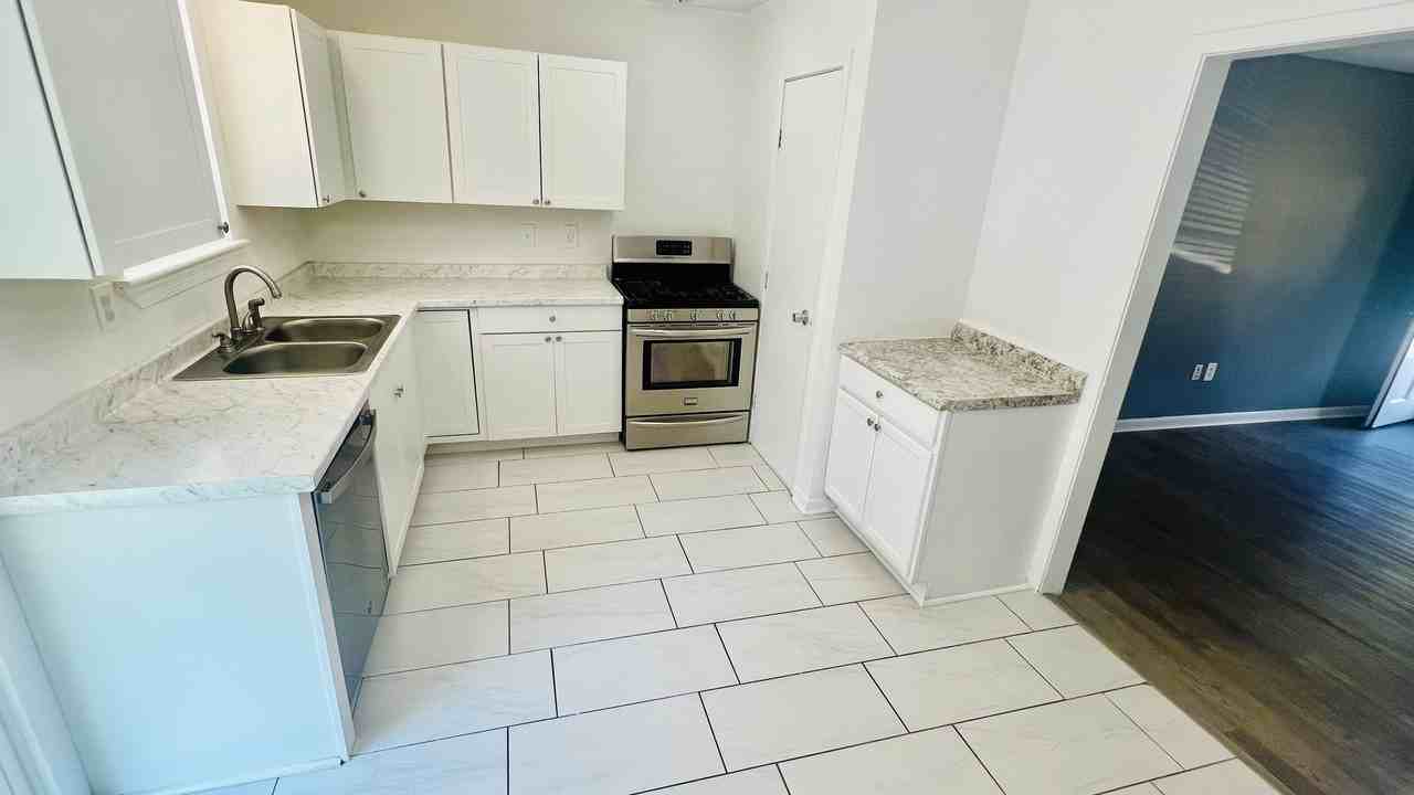 281 Cardinal Dr - Photo 4 of 15