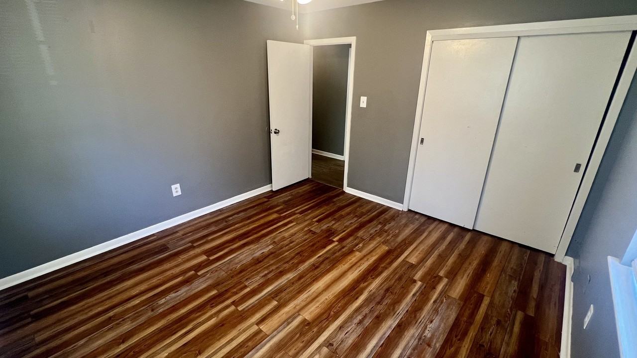 281 Cardinal Dr - Photo 5 of 15