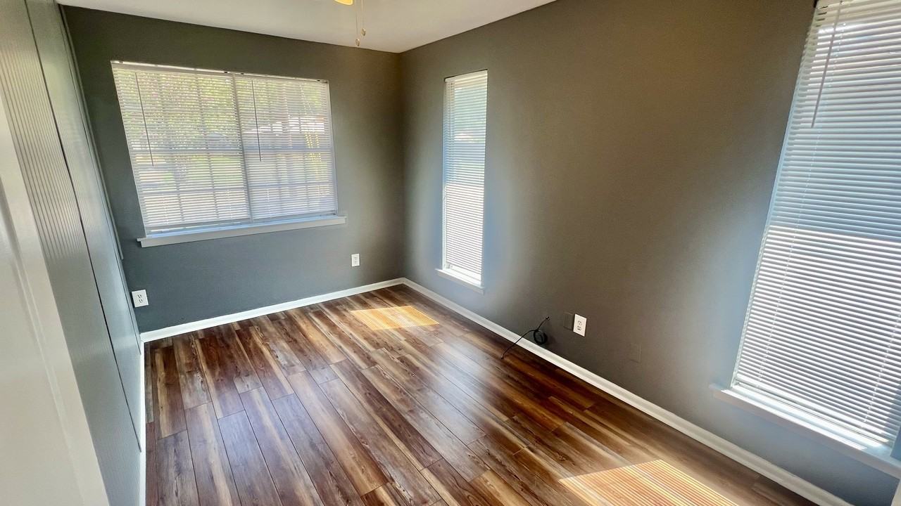 281 Cardinal Dr - Photo 7 of 15