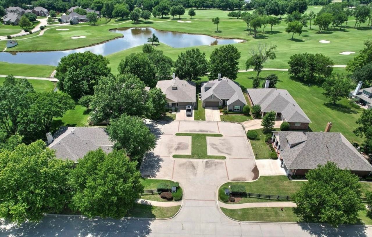 412 N Forest Ridge Blvd - Photo 4 of 23